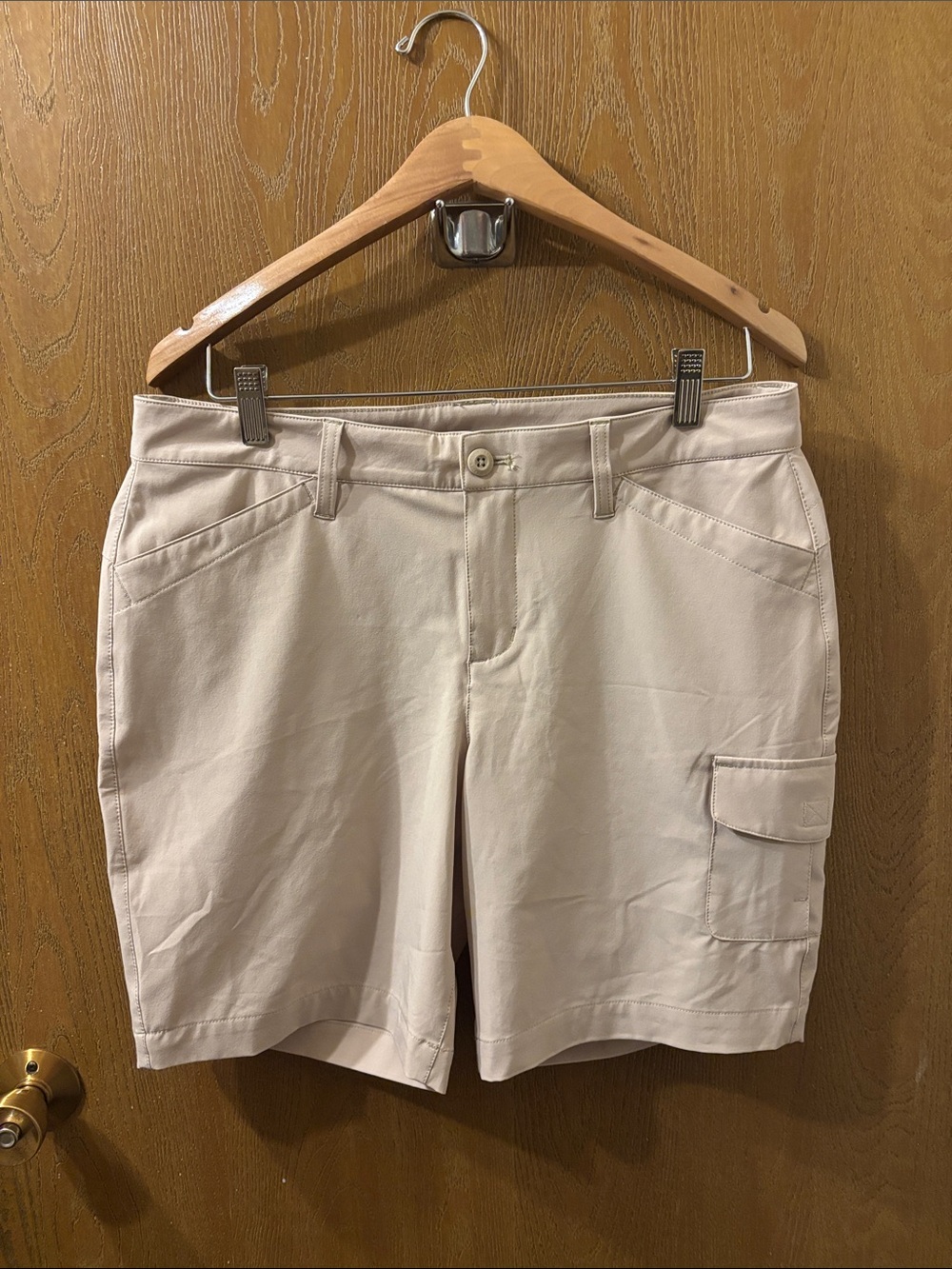 Eddie Bauer Women’s Cream Cargo Shorts - Classic Utility Style-Size 10